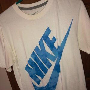 Nike T shirt medium